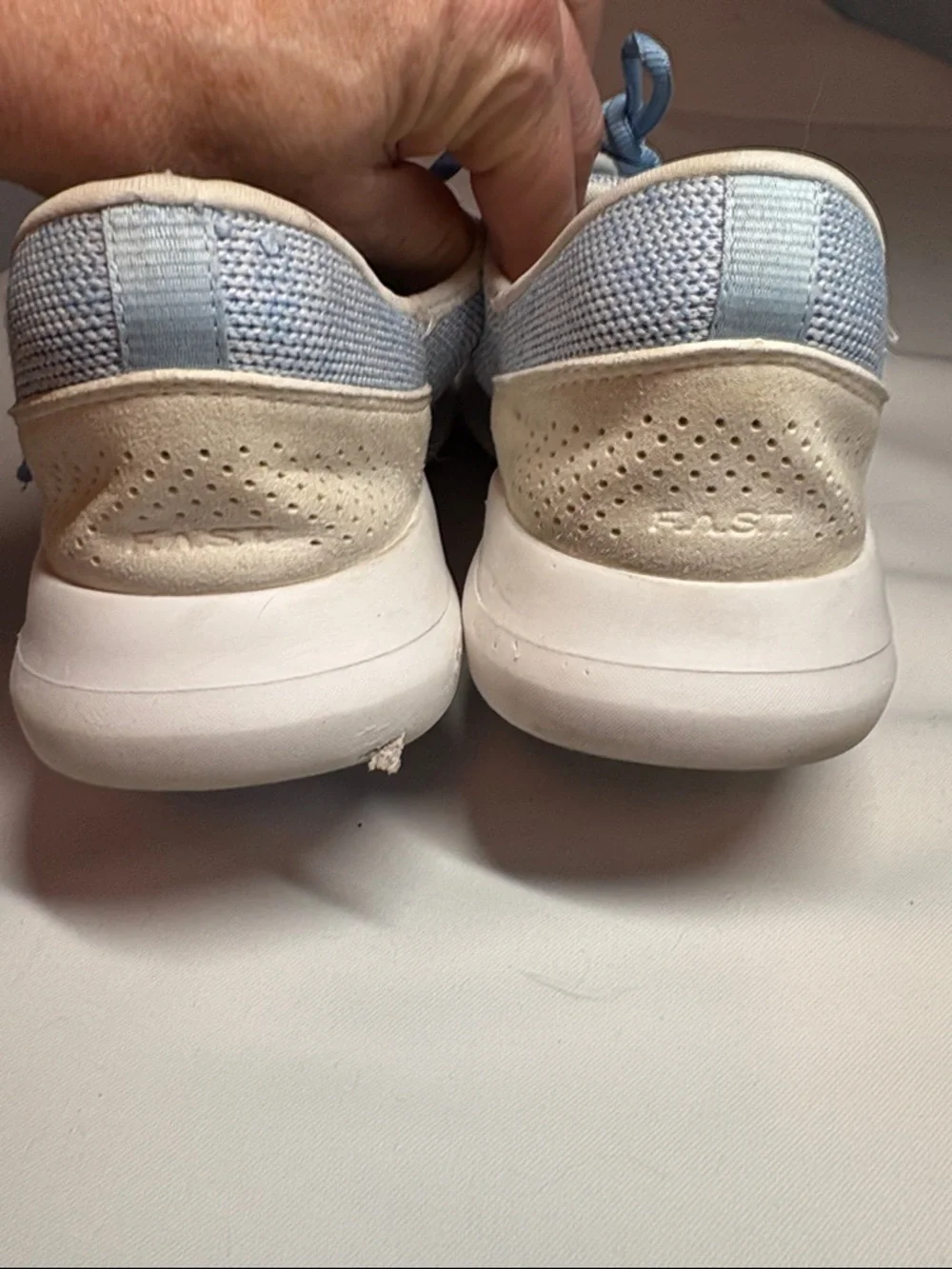 Kizik Light Blue Knit Athletic Slip On Sneakers Size 10.5 D